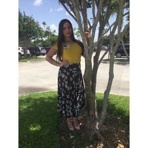 Meet your Posher, Yeiny